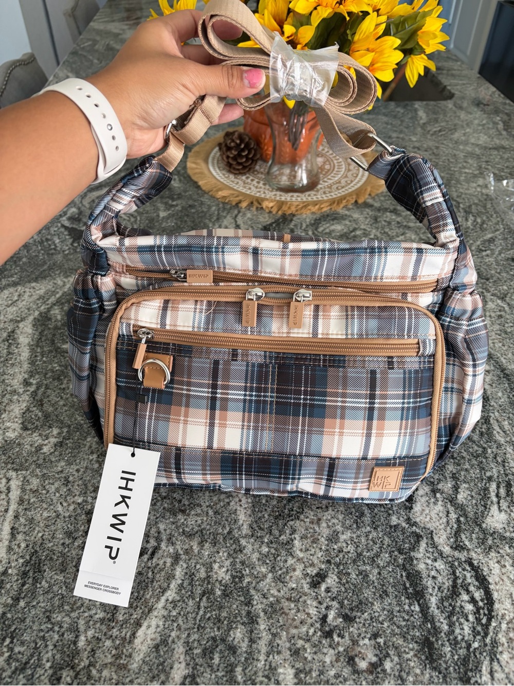IHKWIP Everyday Explorer Plaid Messenger Crossbody Bag NWT